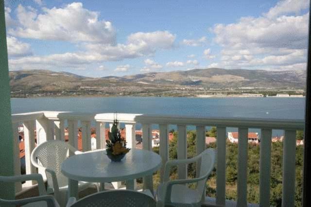 Apartments Villa Bayview Trogir Bagian luar foto