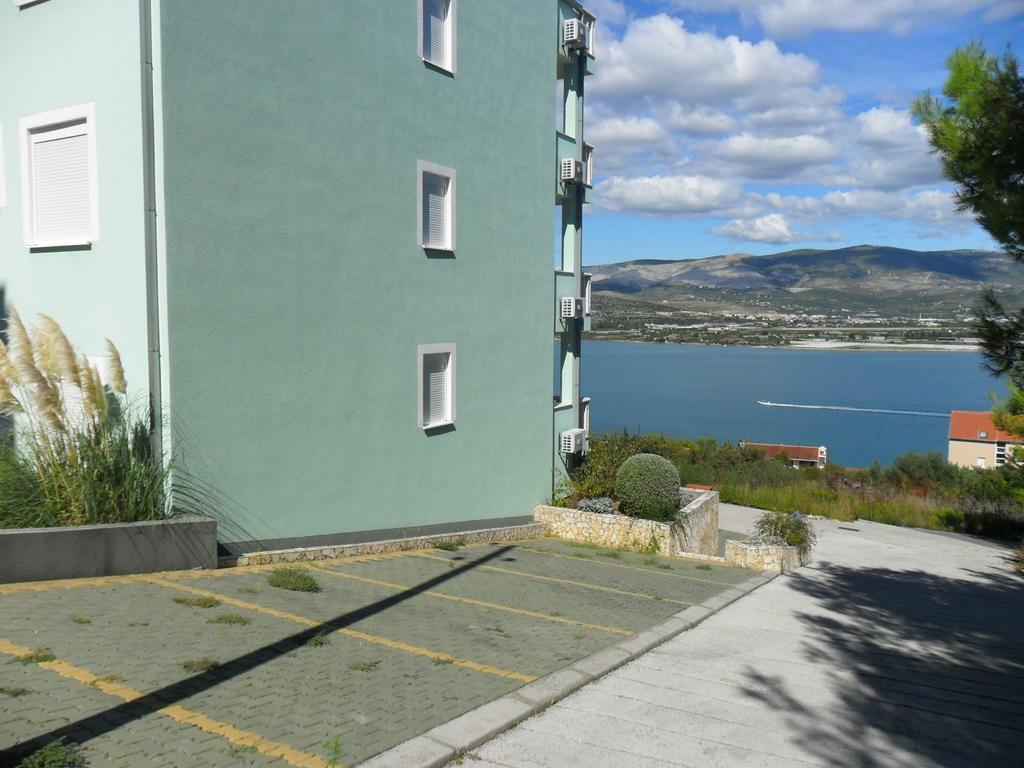 Apartments Villa Bayview Trogir Bagian luar foto